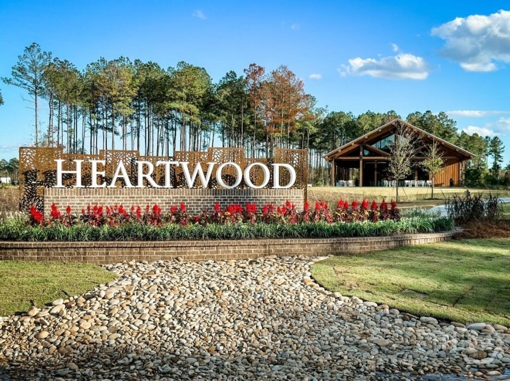 Image 13 of property listing at 186 Elwood Road, Richmond Hill, GA 31324