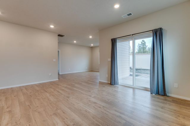 8207 S Avery Rd, Cheney, WA 99004