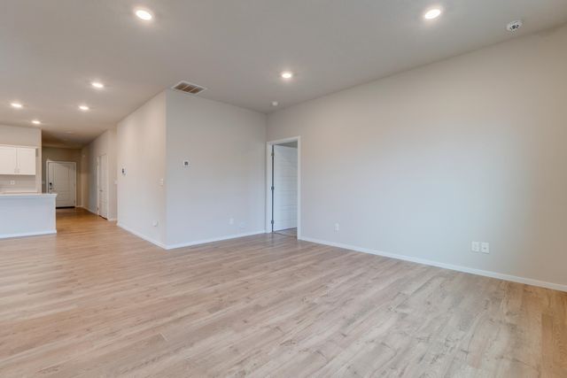 8207 S Avery Rd, Cheney, WA 99004