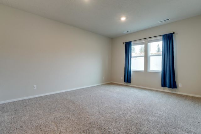 8207 S Avery Rd, Cheney, WA 99004