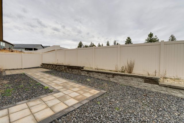 8207 S Avery Rd, Cheney, WA 99004