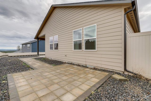 8207 S Avery Rd, Cheney, WA 99004