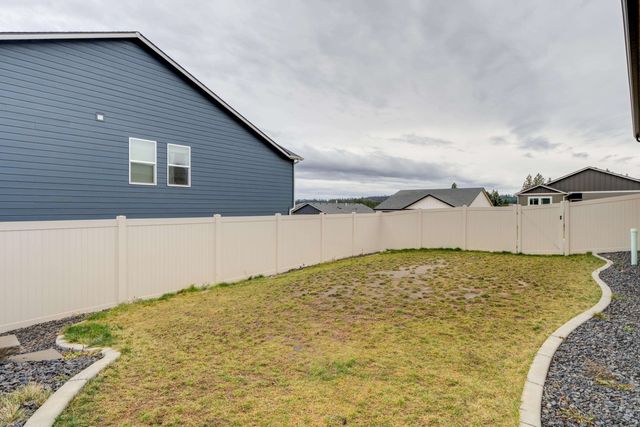 8207 S Avery Rd, Cheney, WA 99004