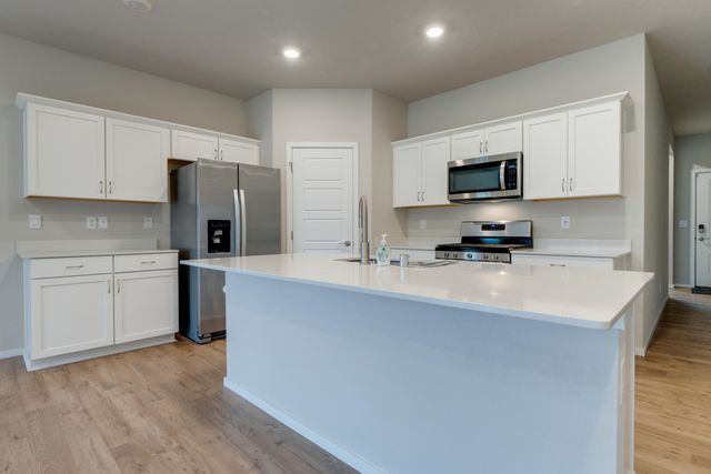 8207 S Avery Rd, Cheney, WA 99004