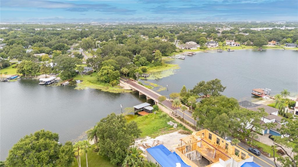 Image 11 of property listing at 2121 NELA AVENUE, Belle Isle, FL 32809