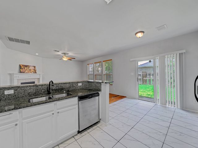 905 Hems Lane, Arlington, TX 76001