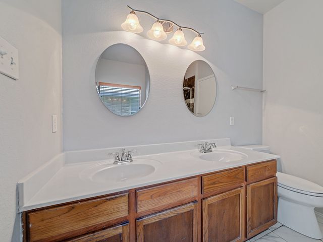 905 Hems Lane, Arlington, TX 76001