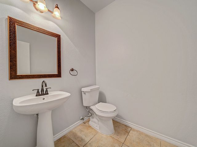 905 Hems Lane, Arlington, TX 76001