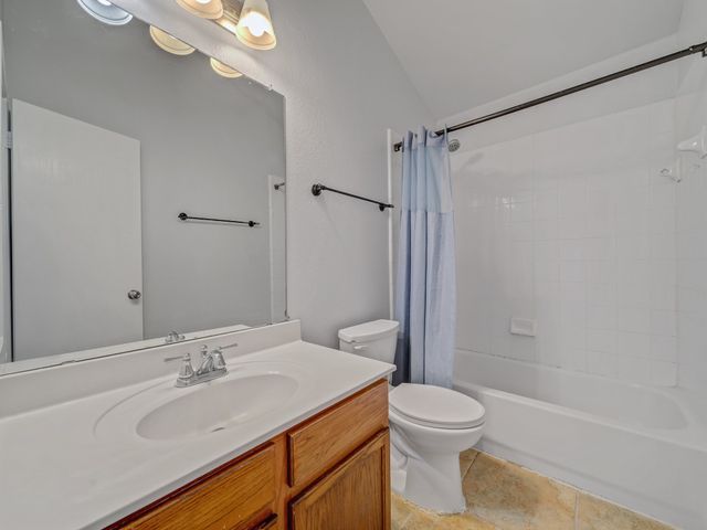 905 Hems Lane, Arlington, TX 76001