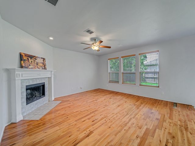 905 Hems Lane, Arlington, TX 76001