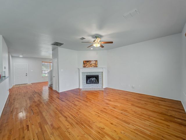 905 Hems Lane, Arlington, TX 76001