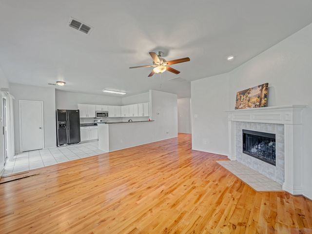 905 Hems Lane, Arlington, TX 76001