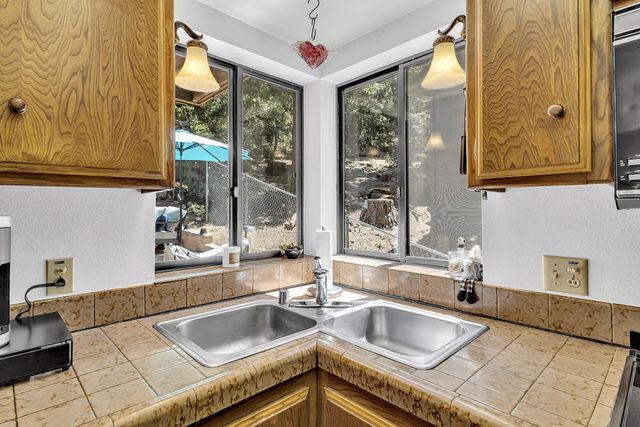 25840 Scenic Drive, Idyllwild, CA 92549