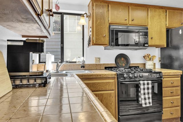 25840 Scenic Drive, Idyllwild, CA 92549