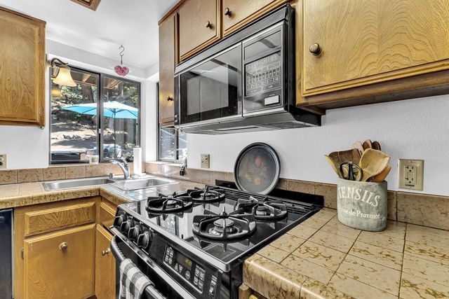 25840 Scenic Drive, Idyllwild, CA 92549