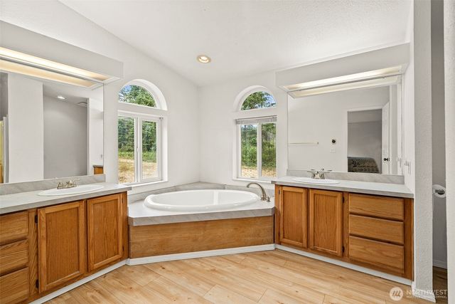 14846 N HWY 101, Shelton, WA 98584