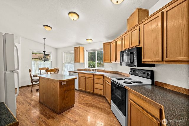 14846 N HWY 101, Shelton, WA 98584