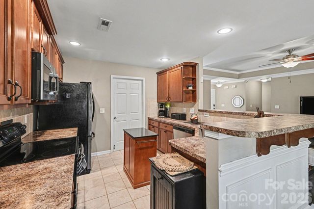 216 Henson Lane, Mcconnells, SC 29726