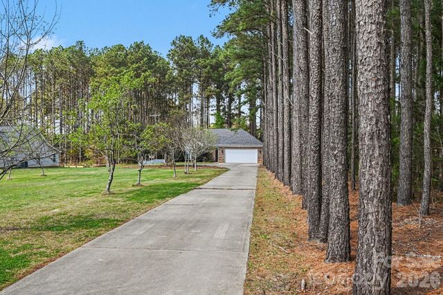 216 Henson Lane, Mcconnells, SC 29726