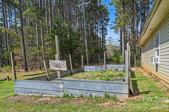 216 Henson Lane, Mcconnells, SC 29726