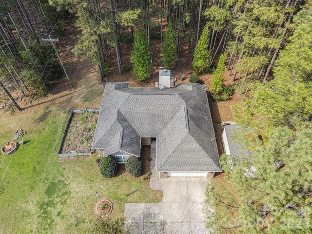 216 Henson Lane, Mcconnells, SC 29726