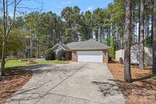 216 Henson Lane, Mcconnells, SC 29726