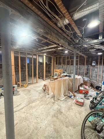 92 Spencer St, Boston, MA 02124