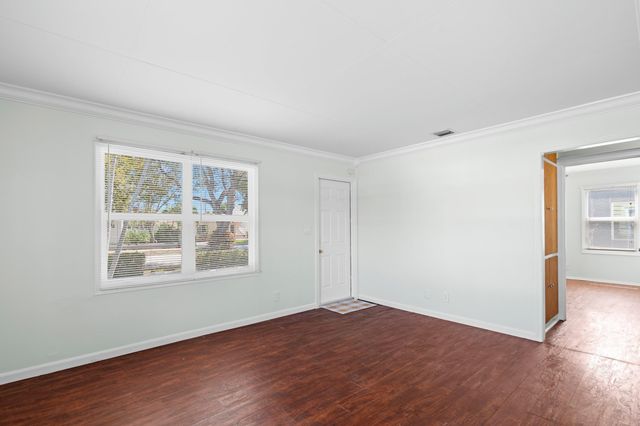 5901 Garden Avenue, West Palm Beach, FL 33405