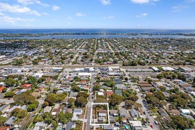 5901 Garden Avenue, West Palm Beach, FL 33405