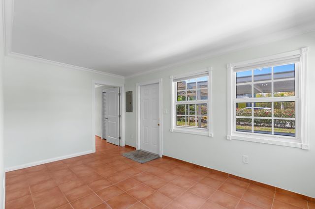 5901 Garden Avenue, West Palm Beach, FL 33405