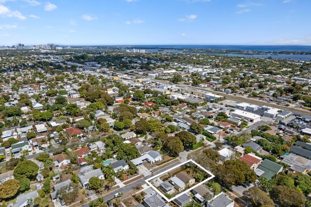 5901 Garden Avenue, West Palm Beach, FL 33405