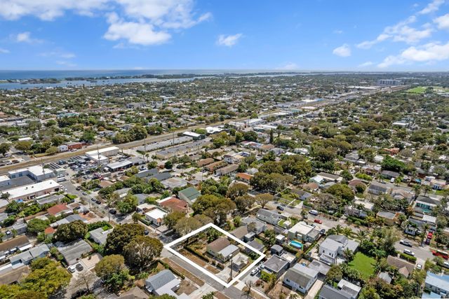 5901 Garden Avenue, West Palm Beach, FL 33405