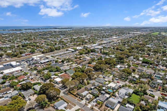 5901 Garden Avenue, West Palm Beach, FL 33405