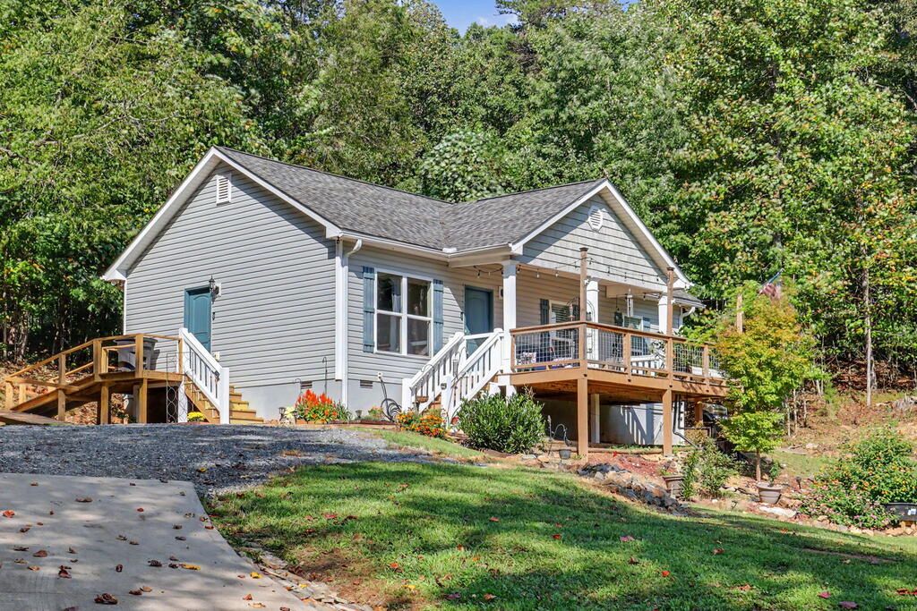 625 Ed Nichols Road, Young Harris, GA 30582