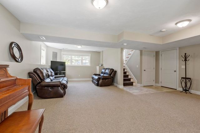 32 Steele St, Holden, MA 01520