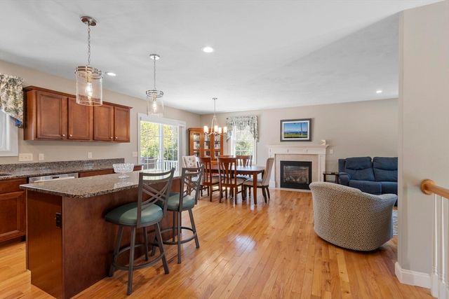 32 Steele St, Holden, MA 01520