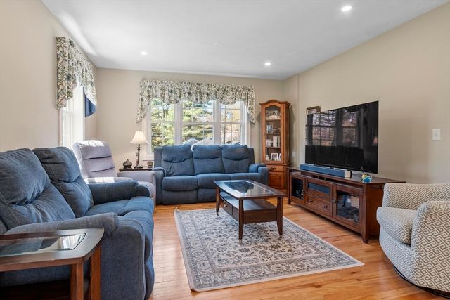 32 Steele St, Holden, MA 01520