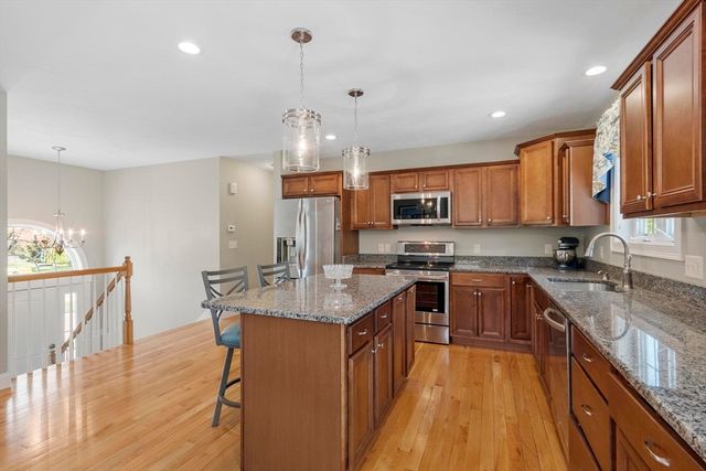 32 Steele St, Holden, MA 01520