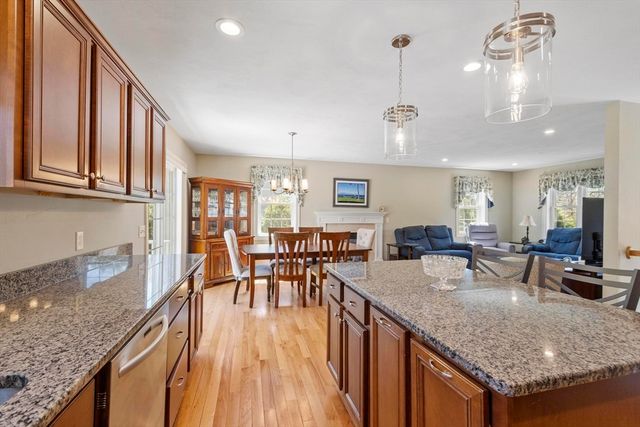 32 Steele St, Holden, MA 01520