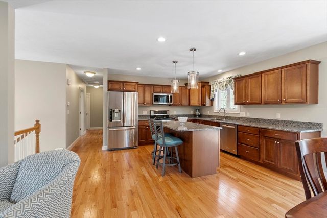 32 Steele St, Holden, MA 01520