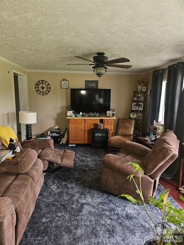 32049 Kendalls Church Road, New London, NC 28127