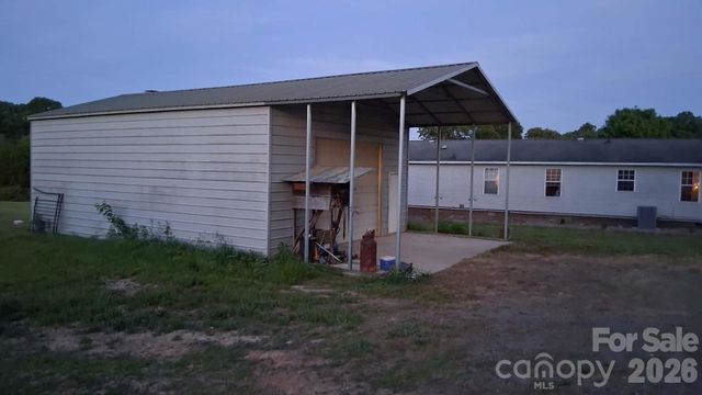 32049 Kendalls Church Road, New London, NC 28127