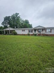 32049 Kendalls Church Road, New London, NC 28127