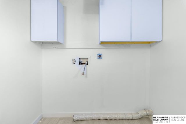 1230 S 164 Avenue, Omaha, NE 68130