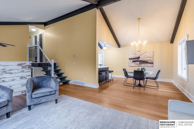 1230 S 164 Avenue, Omaha, NE 68130