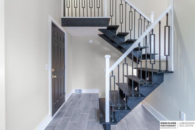 1230 S 164 Avenue, Omaha, NE 68130