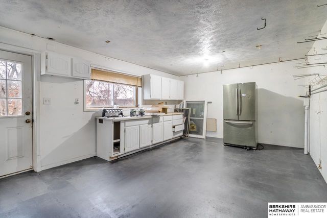 1230 S 164 Avenue, Omaha, NE 68130