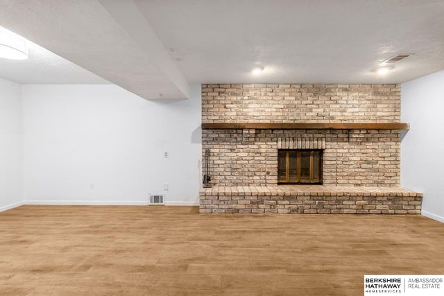 1230 S 164 Avenue, Omaha, NE 68130