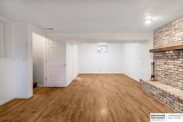 1230 S 164 Avenue, Omaha, NE 68130