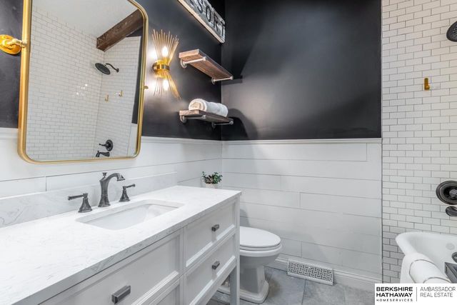 1230 S 164 Avenue, Omaha, NE 68130